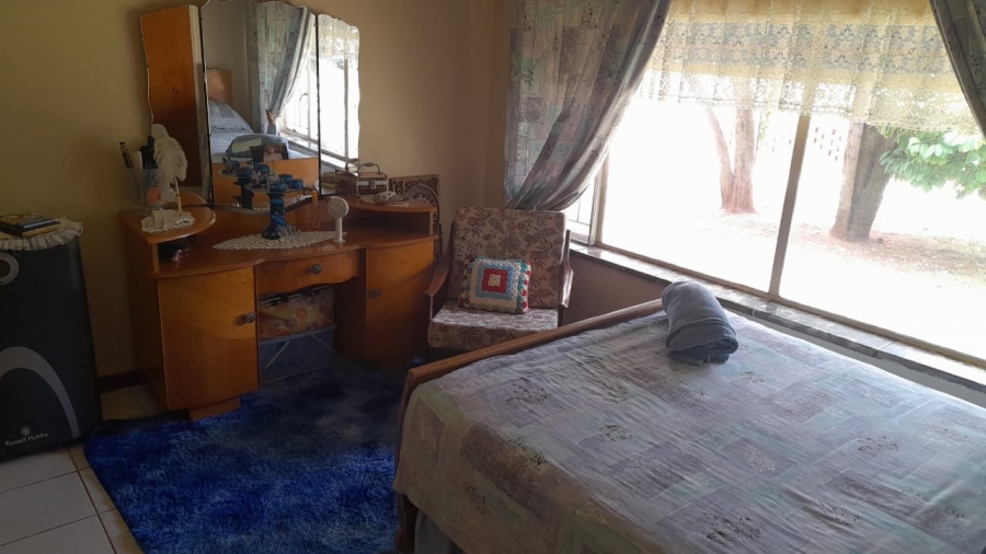 5 Bedroom Property for Sale in Hartbeesfontein North West